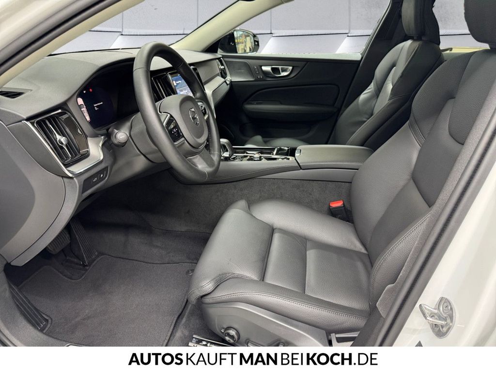 Volvo V60 2025