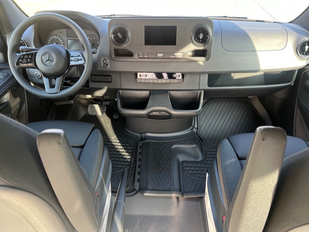 Mercedes-Benz Sprinter 2025