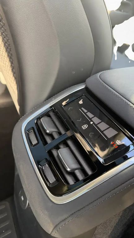 Volvo XC90 2025