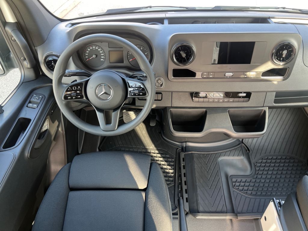 Mercedes-Benz Sprinter 2025