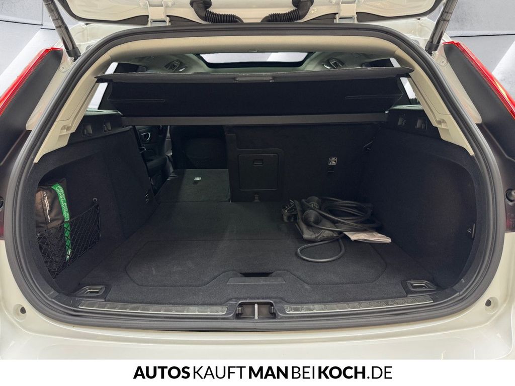 Volvo V60 2025
