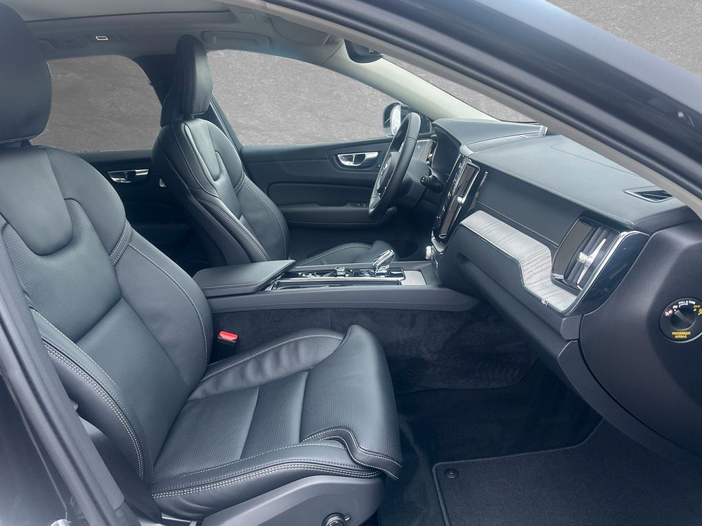 Volvo XC60 2025