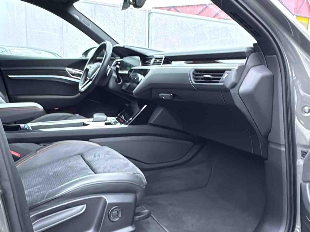 Audi e-tron 2022