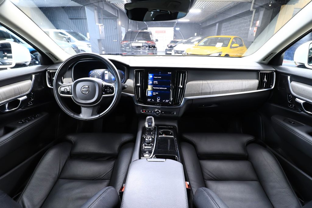 Volvo V90 2021