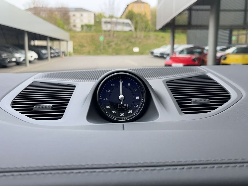 Porsche Cayenne 2025