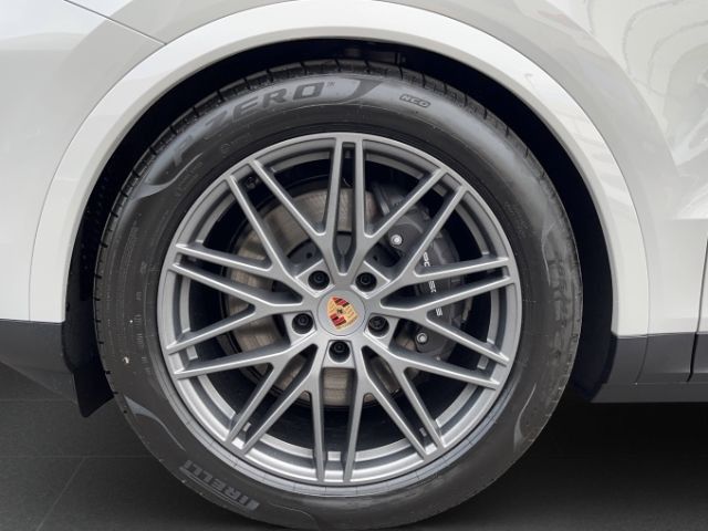 Porsche Cayenne 2025