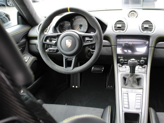 Porsche Boxster 2025