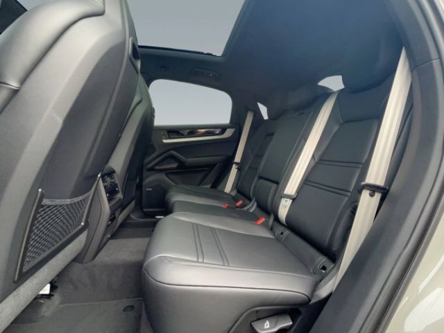 Porsche Cayenne 2025