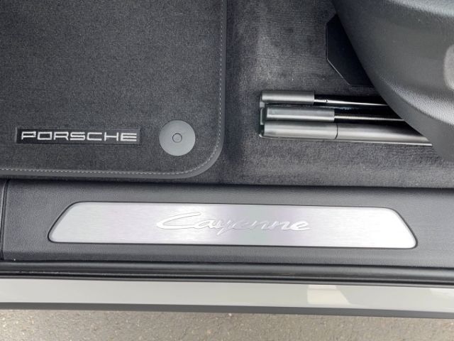 Porsche Cayenne 2025