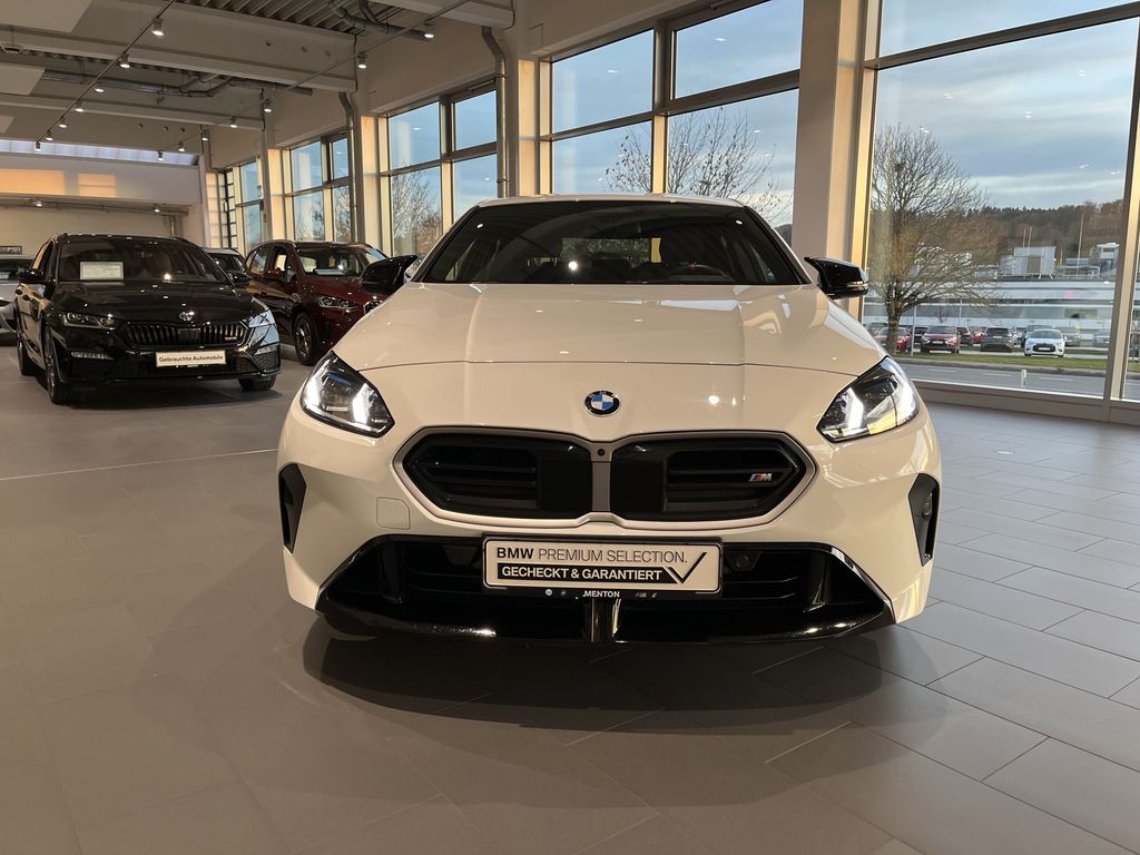BMW M235 2025
