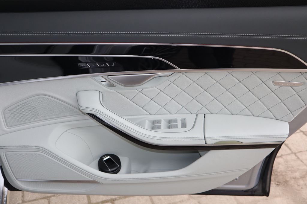 Audi A8 2025