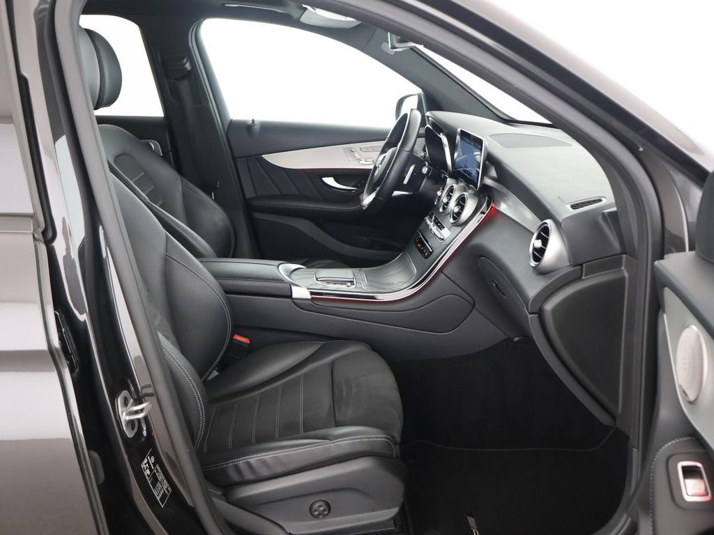 Mercedes-Benz GLC 300 2022