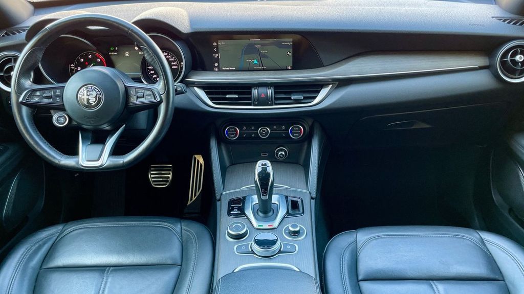 Alfa Romeo Stelvio 2022