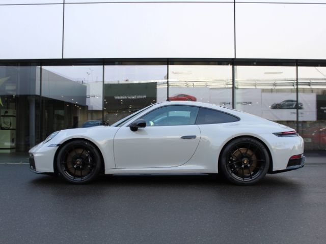 Porsche 992 2025