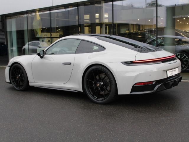 Porsche 992 2025