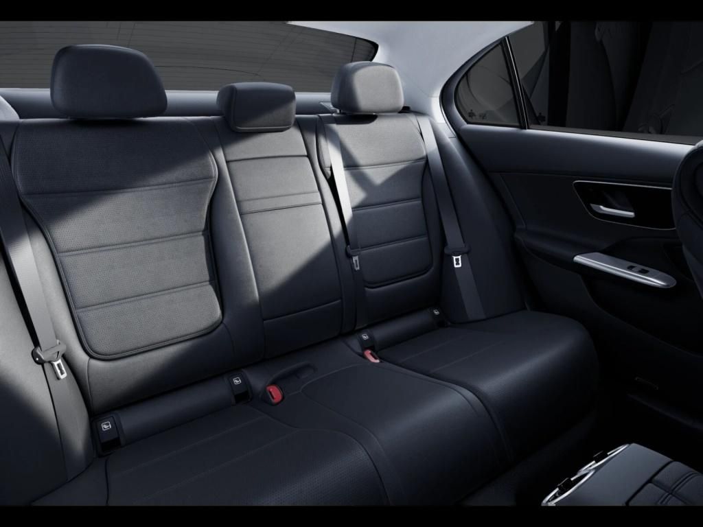 Mercedes-Benz C 200 2025