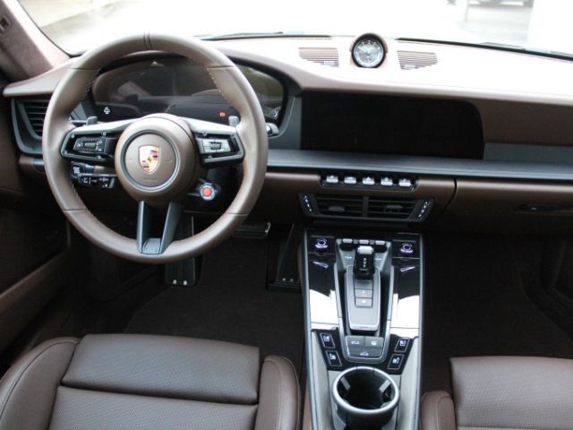 Porsche 992 2025