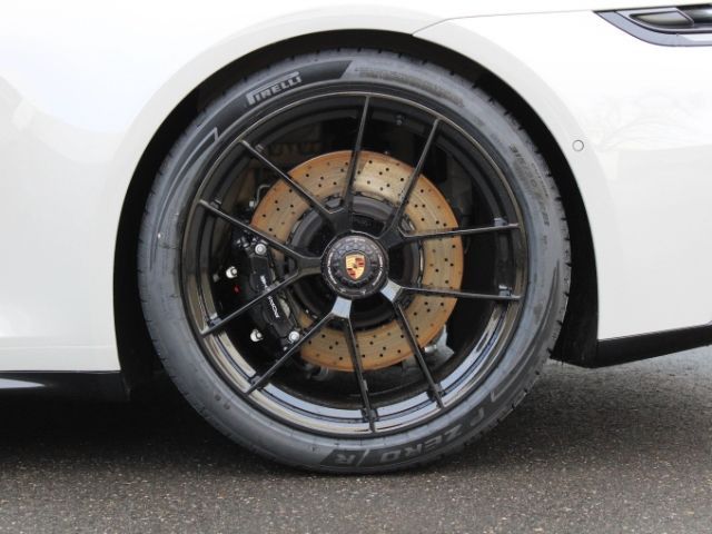 Porsche 992 2025