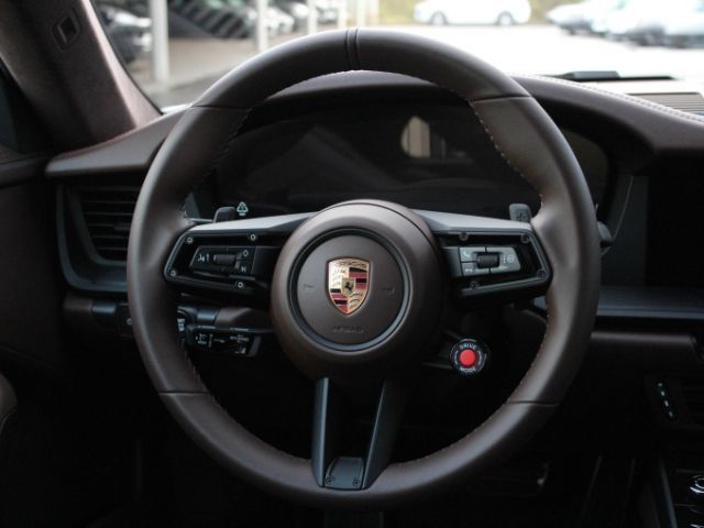 Porsche 992 2025