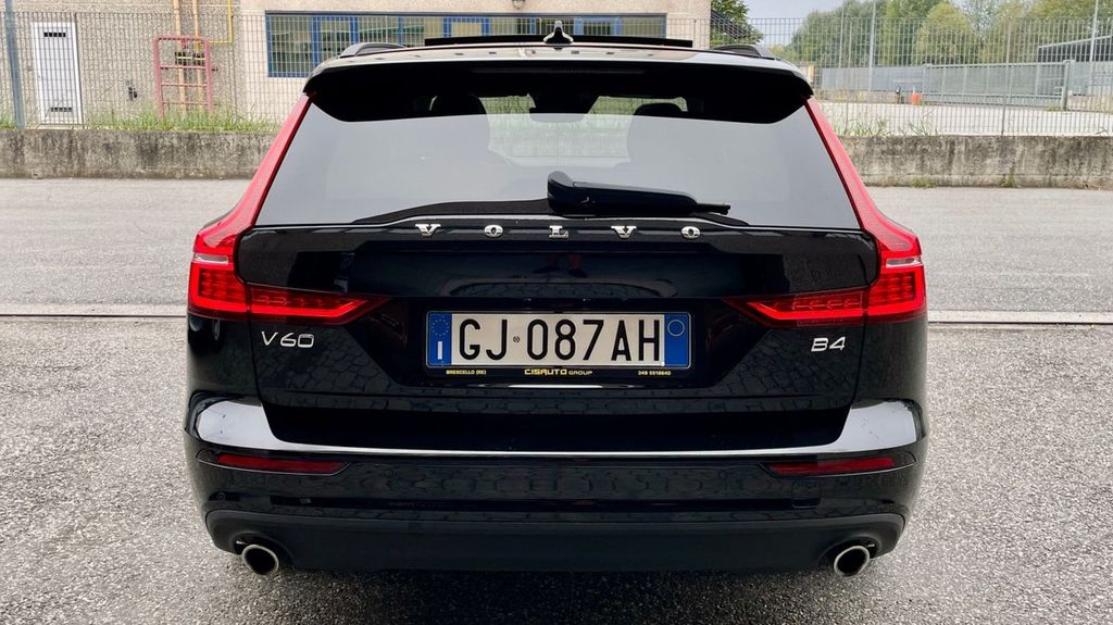 Volvo V60 2022