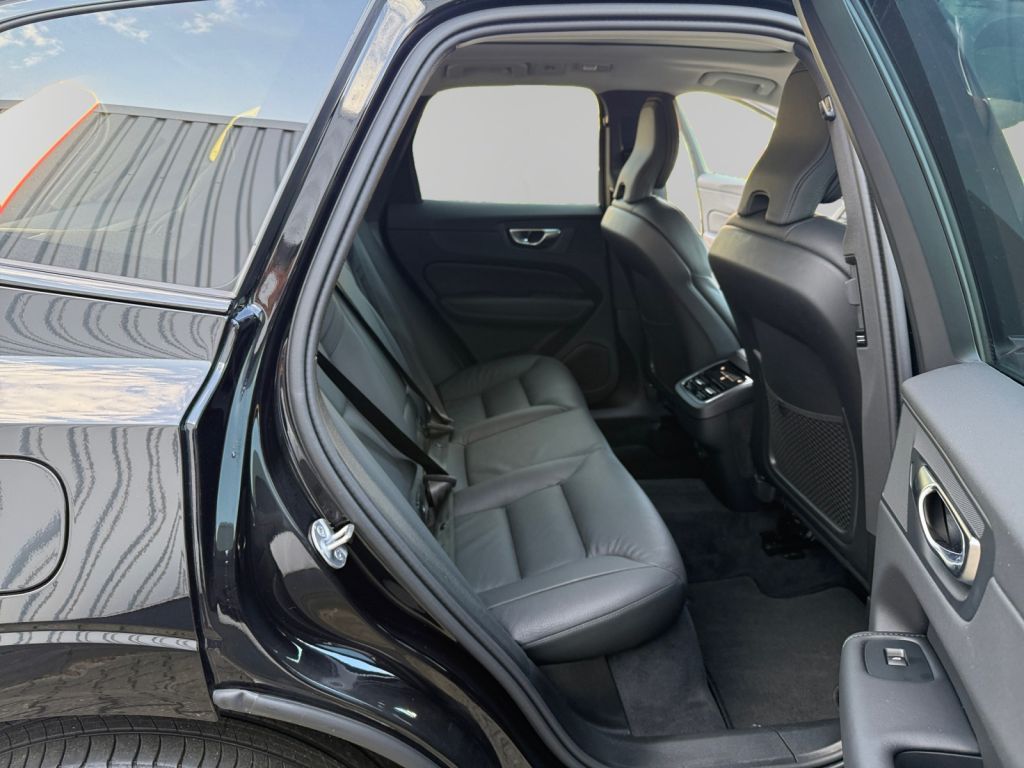 Volvo XC60 2025
