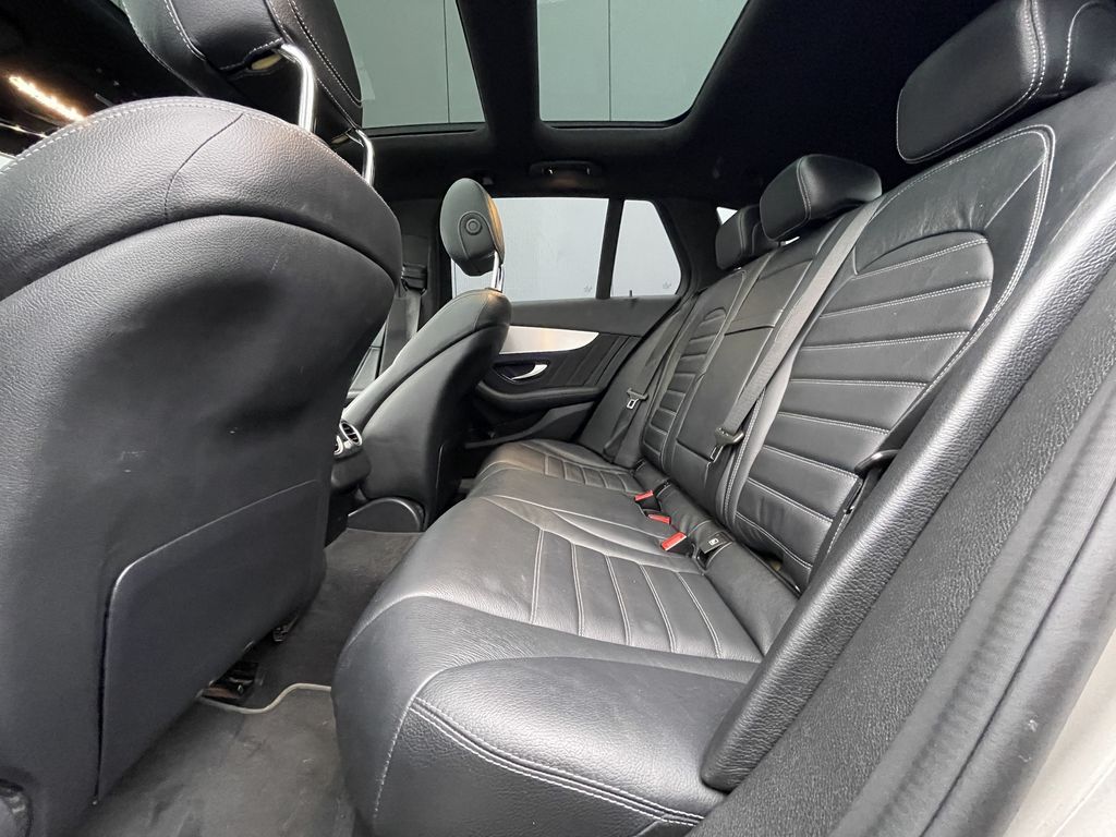 Mercedes-Benz C 300 2021