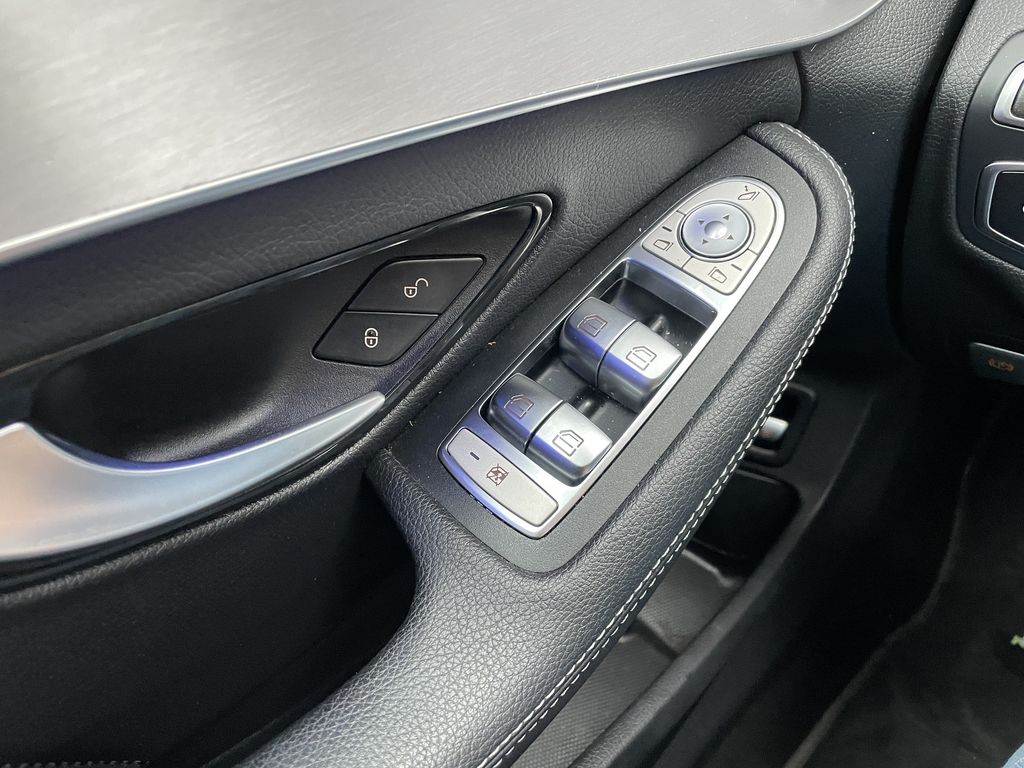 Mercedes-Benz C 300 2021