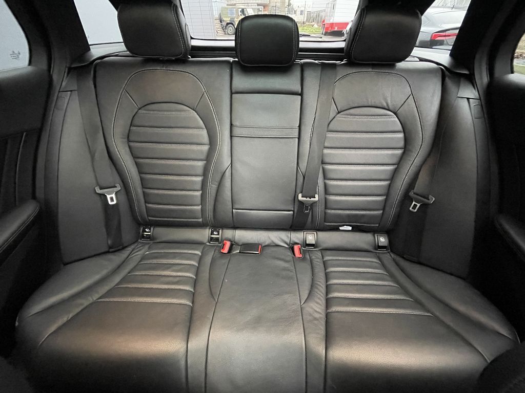 Mercedes-Benz C 300 2021