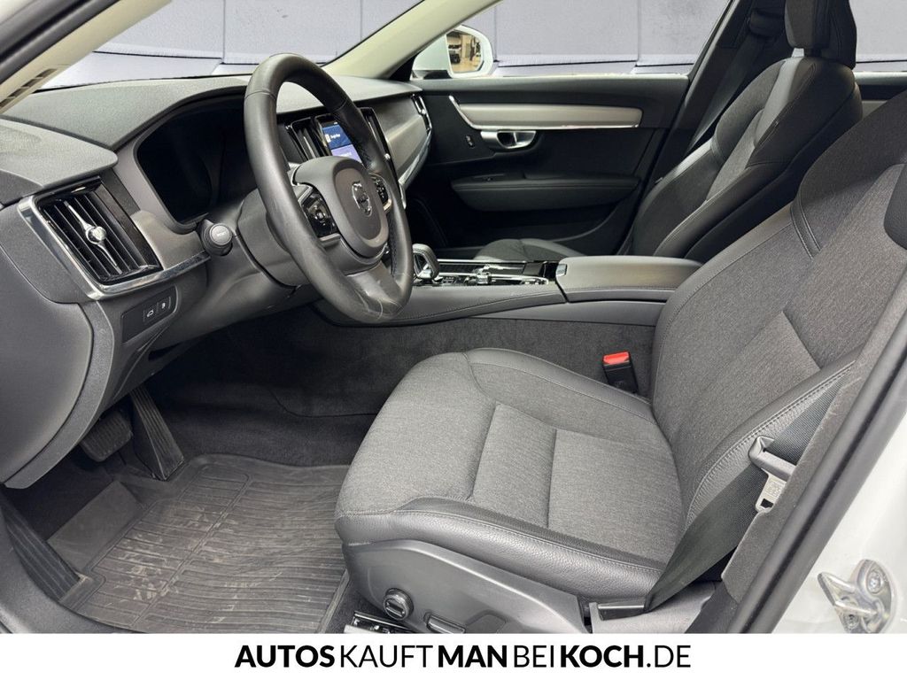 Volvo V90 2023