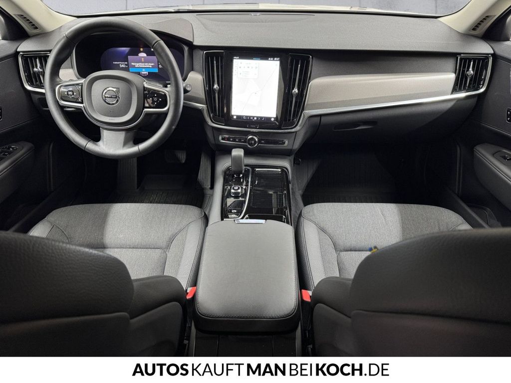 Volvo V90 2023