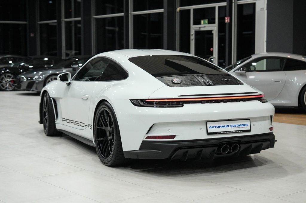 Porsche 992 2025