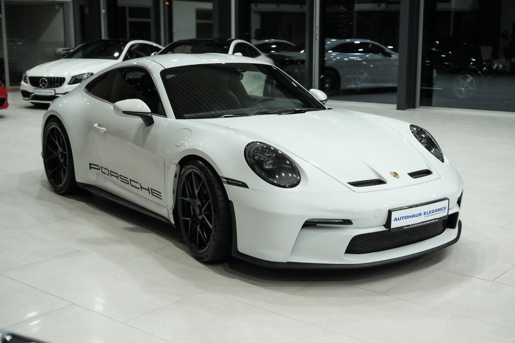 Porsche 992 2025