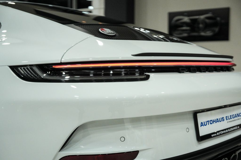 Porsche 992 2025