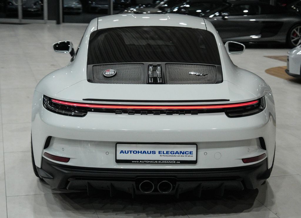 Porsche 992 2025