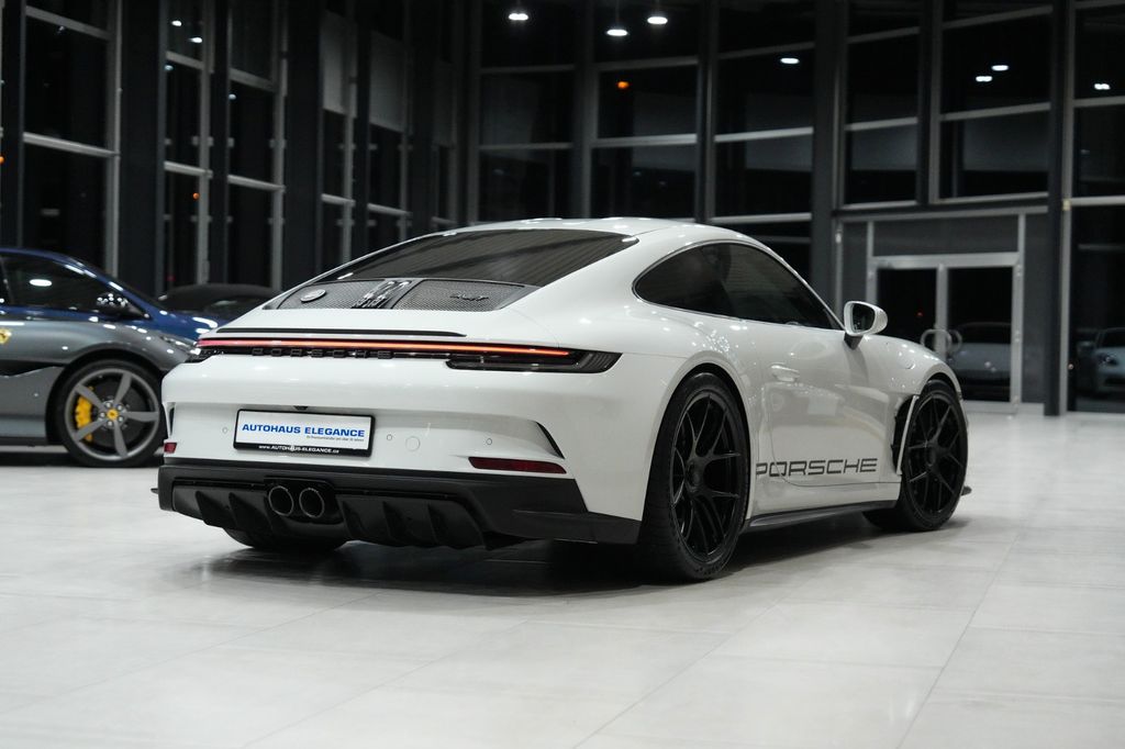 Porsche 992 2025
