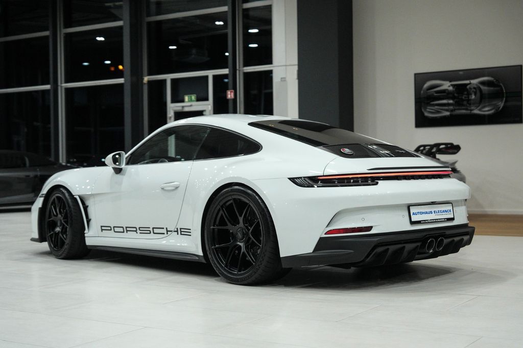 Porsche 992 2025
