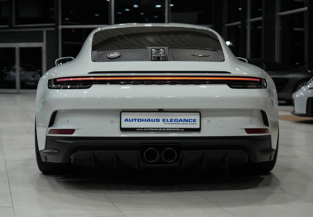 Porsche 992 2025
