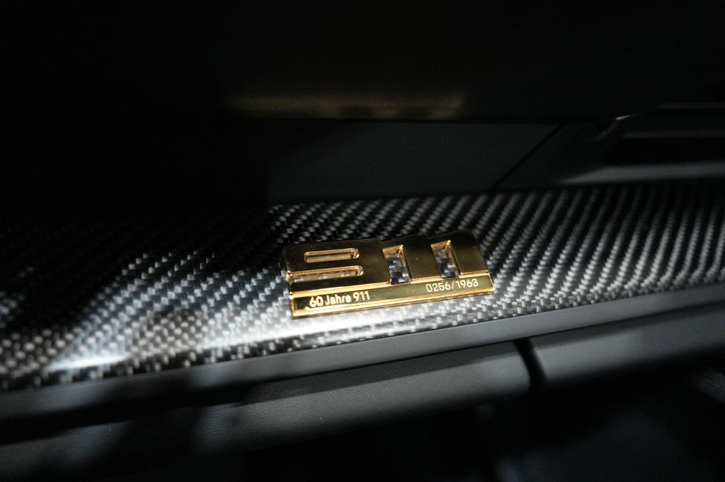Porsche 992 2025