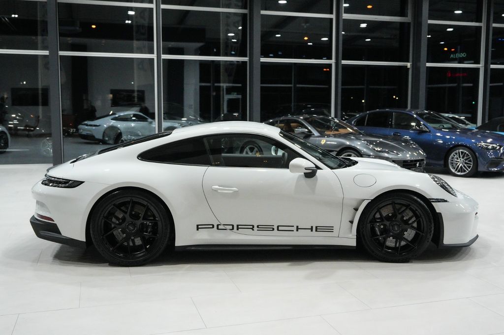 Porsche 992 2025