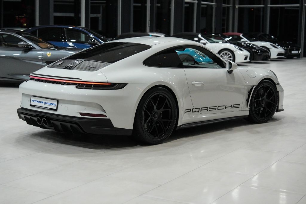 Porsche 992 2025