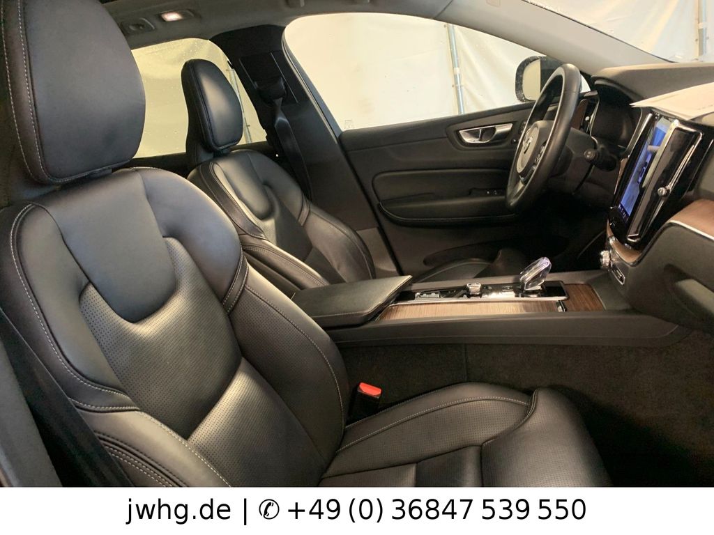 Volvo XC60 2022