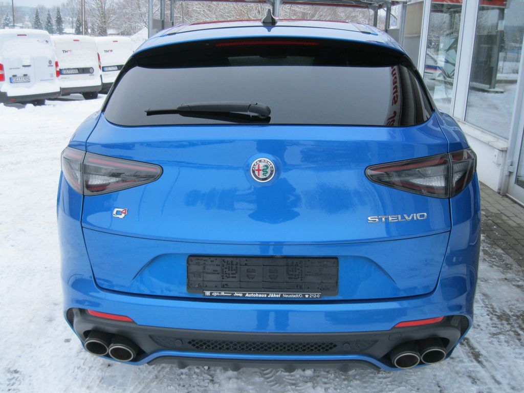 Alfa Romeo Stelvio 2023