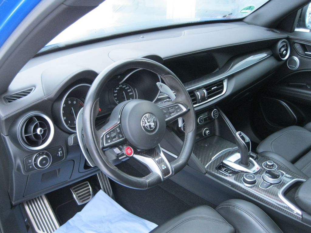 Alfa Romeo Stelvio 2023