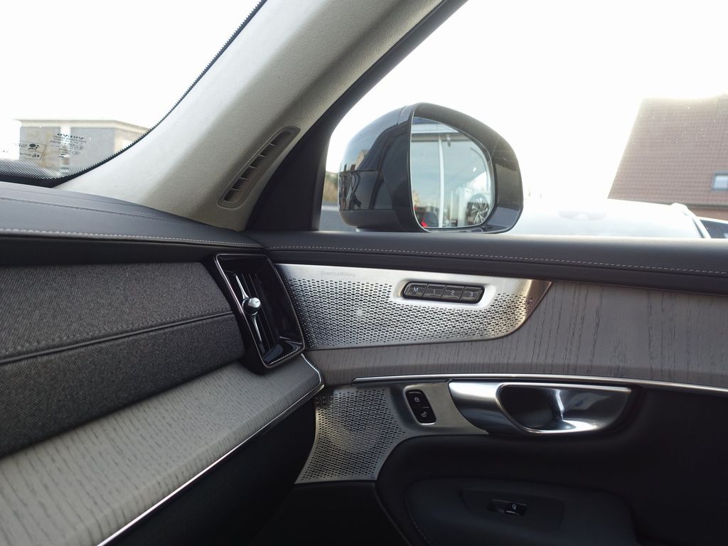 Volvo XC90 2025