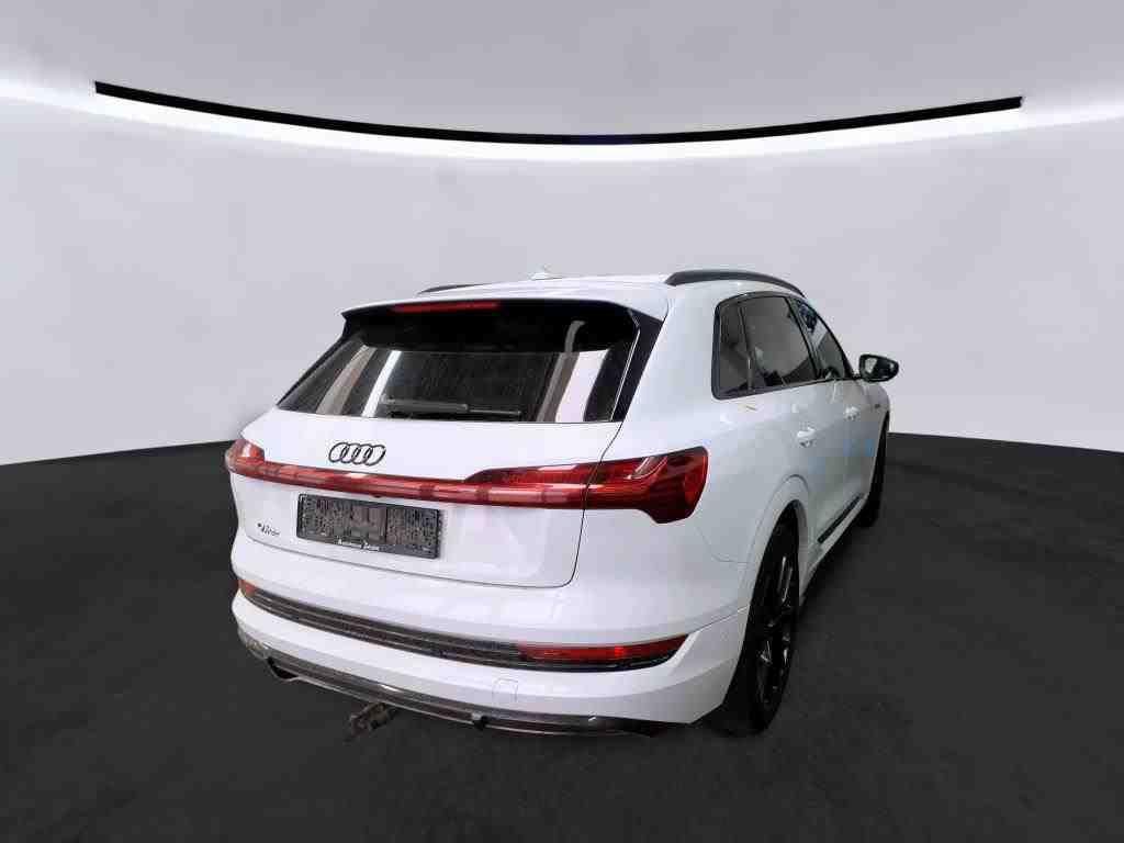 Audi e-tron 2022