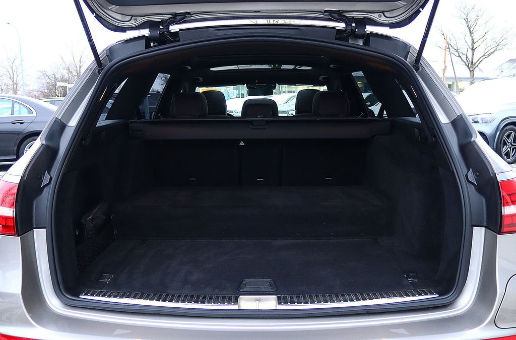 Mercedes-Benz E 300 2022