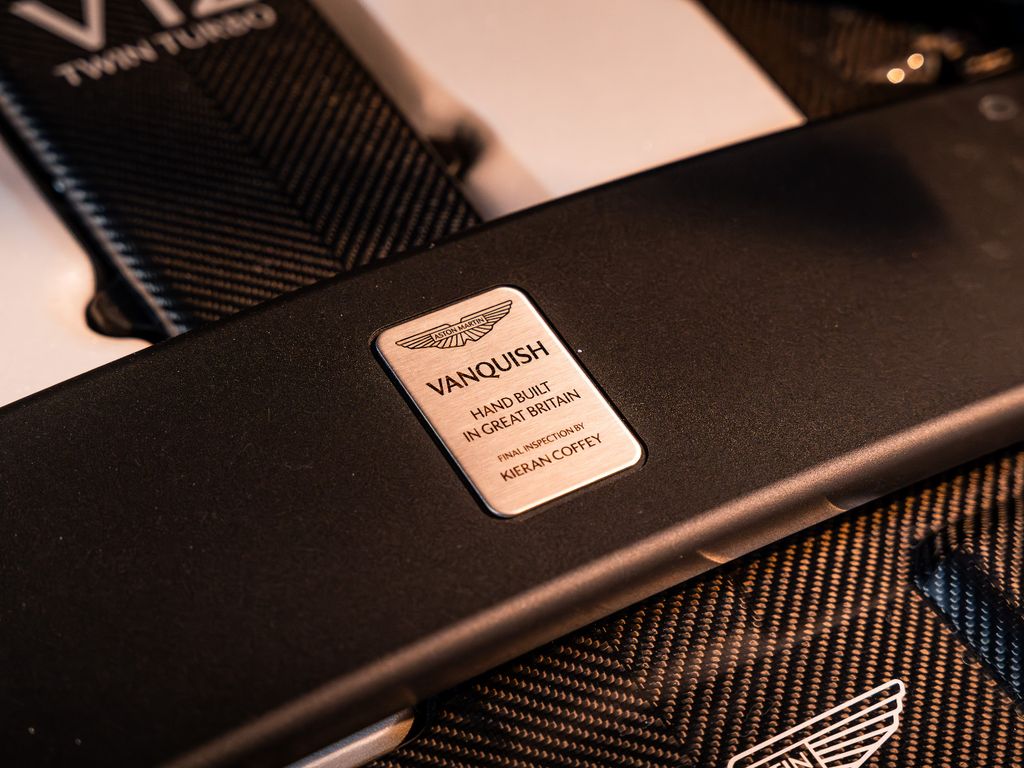 Aston Martin Vanquish 2025