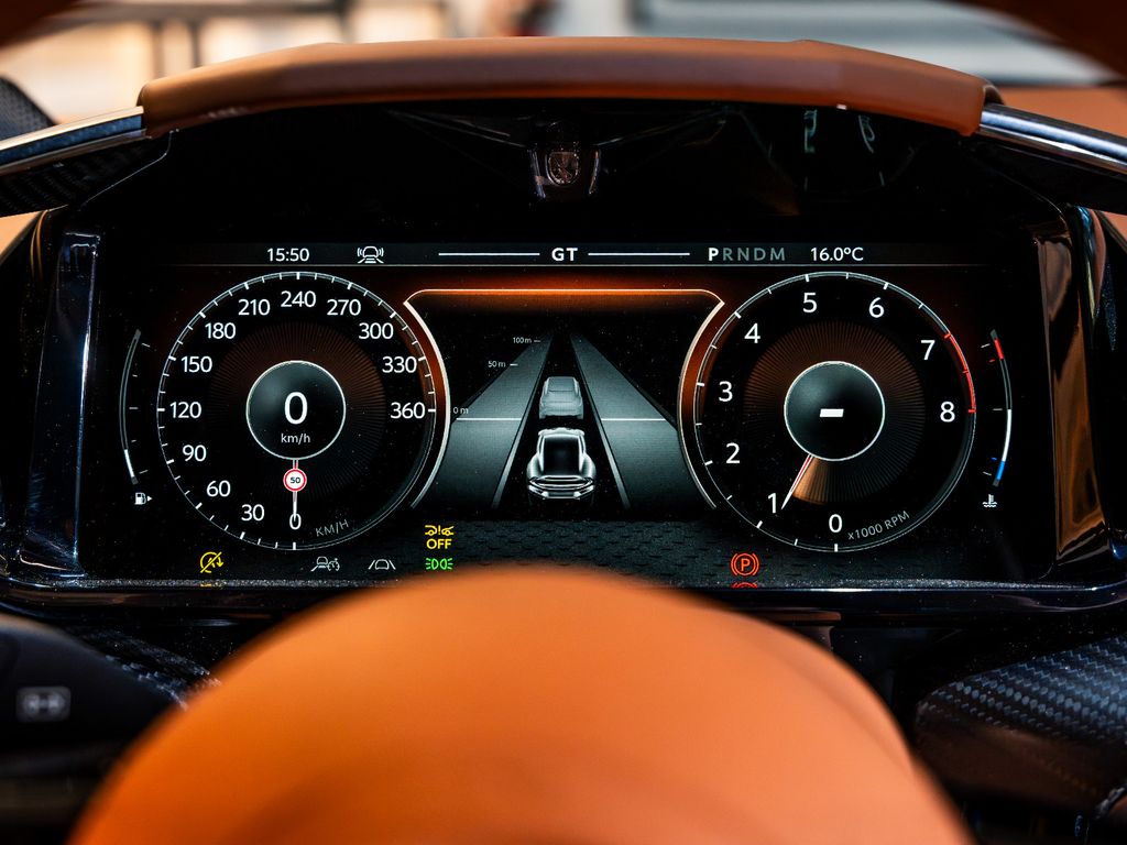 Aston Martin Vanquish 2025