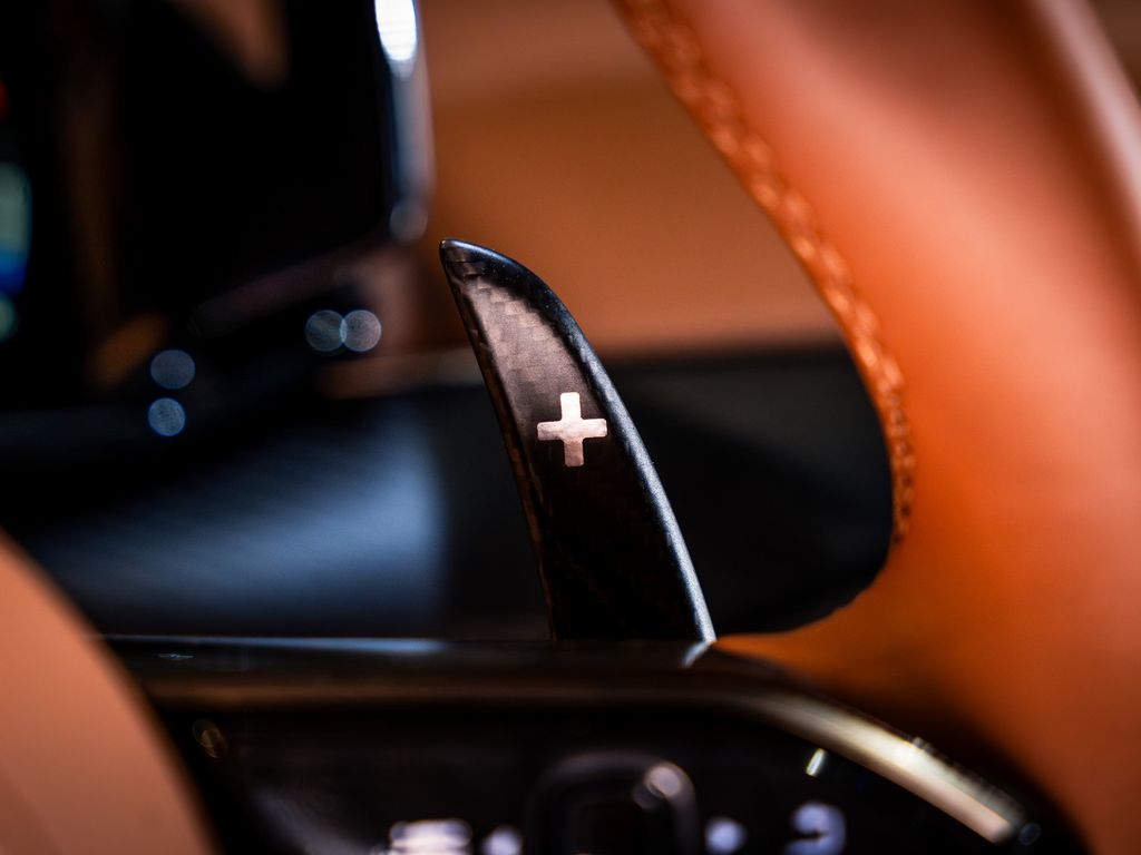 Aston Martin Vanquish 2025