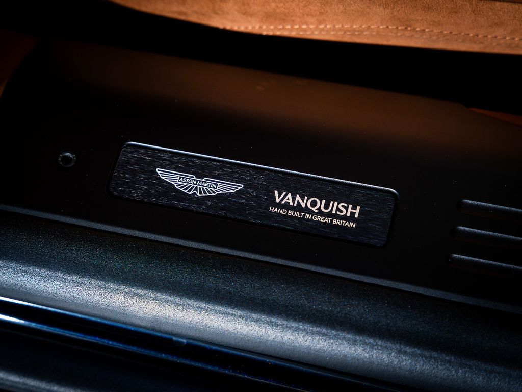 Aston Martin Vanquish 2025